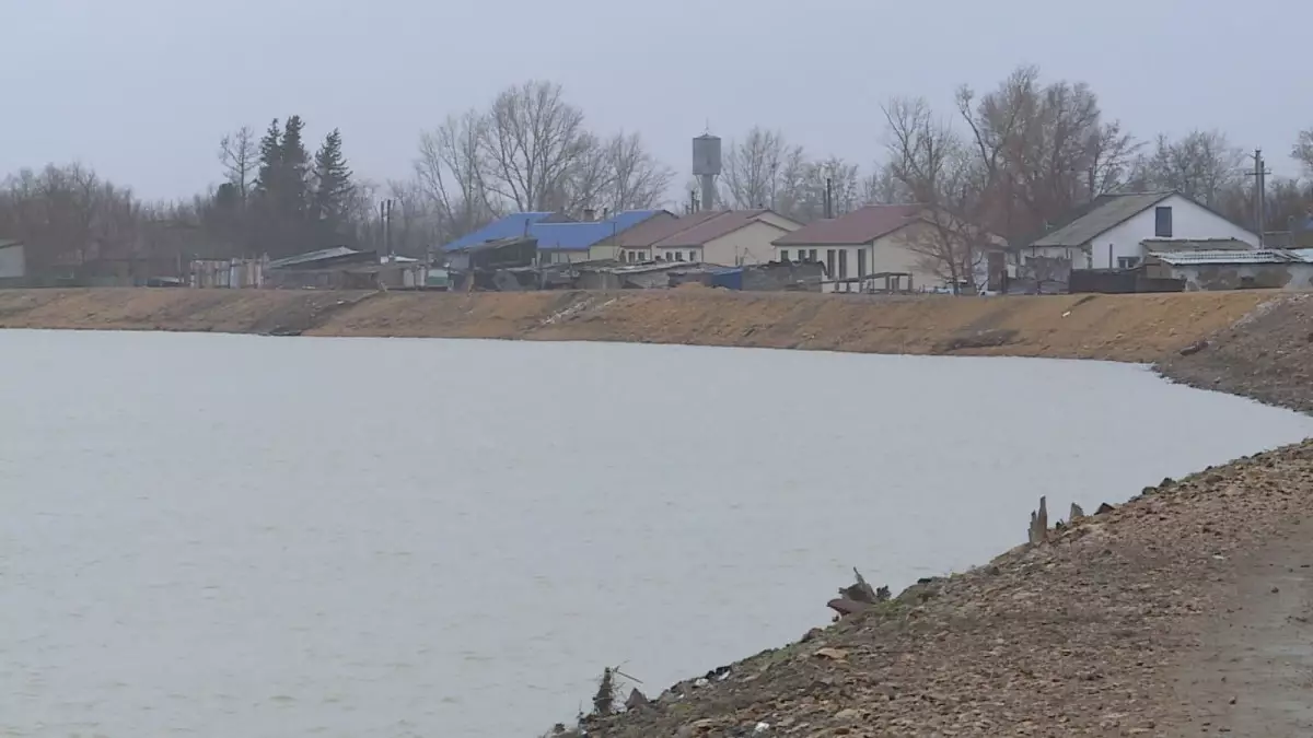 Как жители двух сёл в Карагандинской области уберегли свои дома от паводка