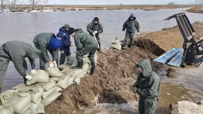 Движение на республиканской трассе в Павлодарской области восстановили после паводков