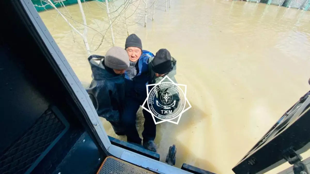 Паводки в Казахстане: эвакуировано более 80 тысяч человек