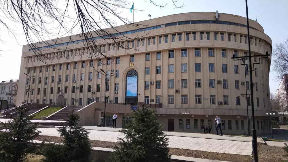 Часть университета в Алматы вернули в госсобственность
