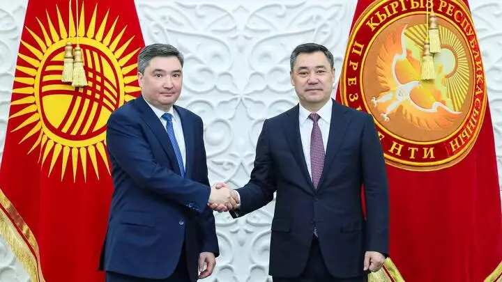 Олжас Бектенов посетил Бишкек