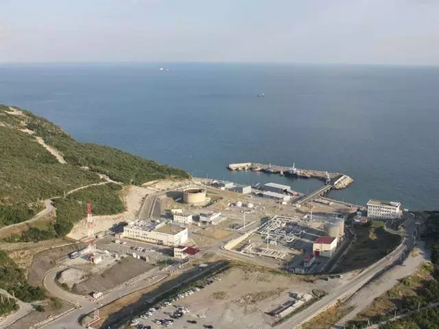 Отгрузку нефти на морском терминале КТК остановили из-за ремонта