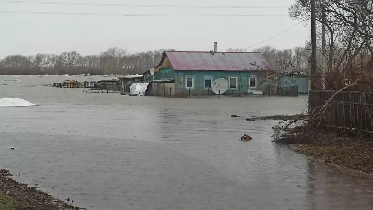 В одном из сёл Северо-Казахстанской области начали эвакуацию жителей