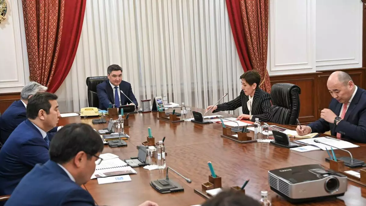 Премьер-министр дал поручения по социальной поддержке жителей в регионах ЧС