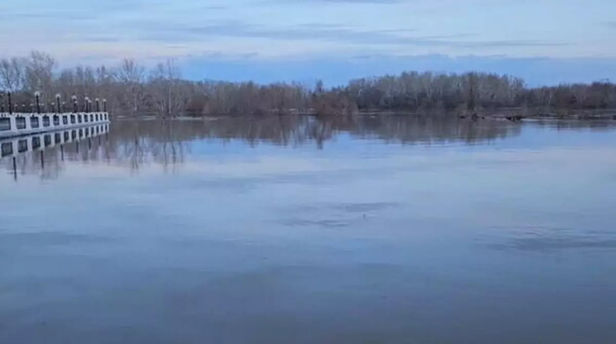 Уровень воды в реке Урал поднялся на 50 см за ночь