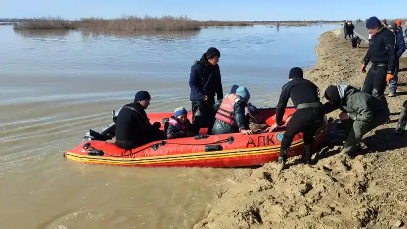 Паводки в Казахстане: 96 тысяч человек эвакуировали из зон подтопления