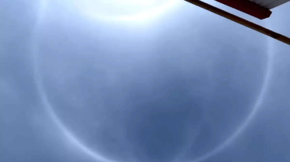 Необычное явление сняли на видео в небе над Алматы