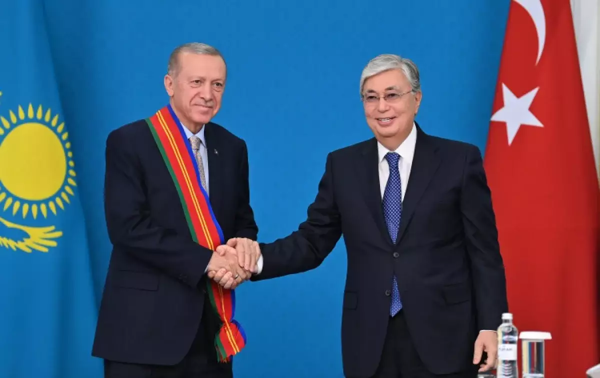 Токаев обсудил с Эрдоганом братские отношения двух стран