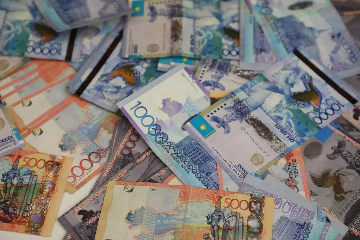 Казахстанским семьям выплатили 116 млрд тенге