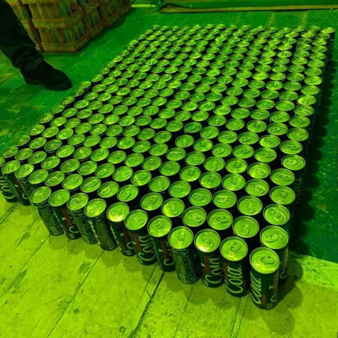Шымкентте «Cola» сусынынан 90 литрден астам еріген есірткі табылды