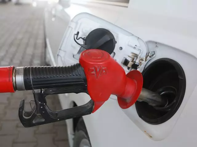 Минэнерго обновляет цены на бензин и дизтопливо для иностранных граждан 