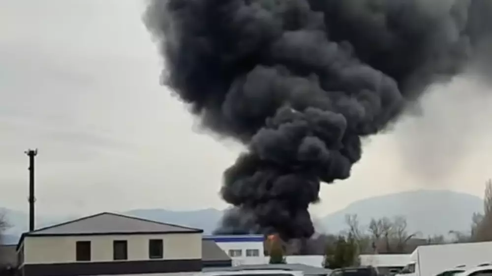 Крупный пожар в Каскелене: пострадали 3 человека