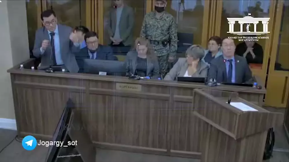 "Мынаны айтпа". Байжанов адвокаттың Бишімбаевтың қорғаушыларымен сөйлескені туралы айтты