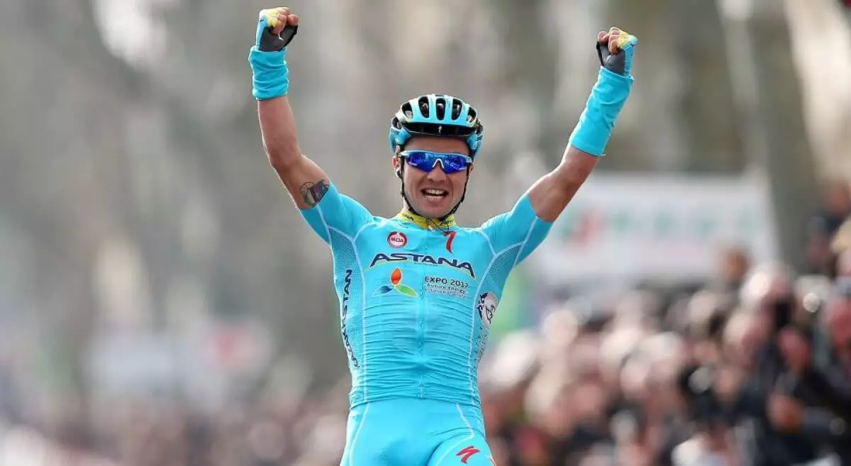 Велогонщик "Астаны" выиграл королевский горный этап на Джиро д’Абруццо