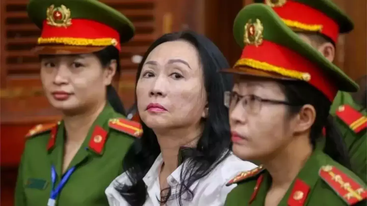 Одну из богатейших женщин Вьетнама приговорили к смертной казни за мошенничество