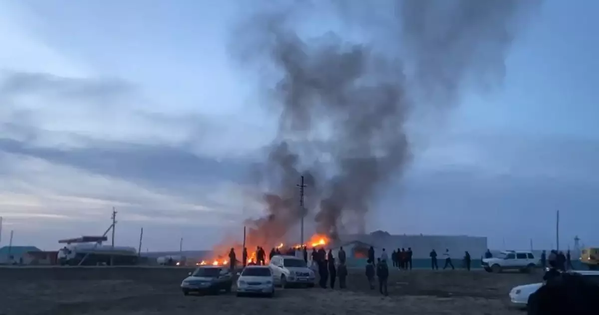 На АЗС в Актюбинской области взорвалась подземная цистерна с газом