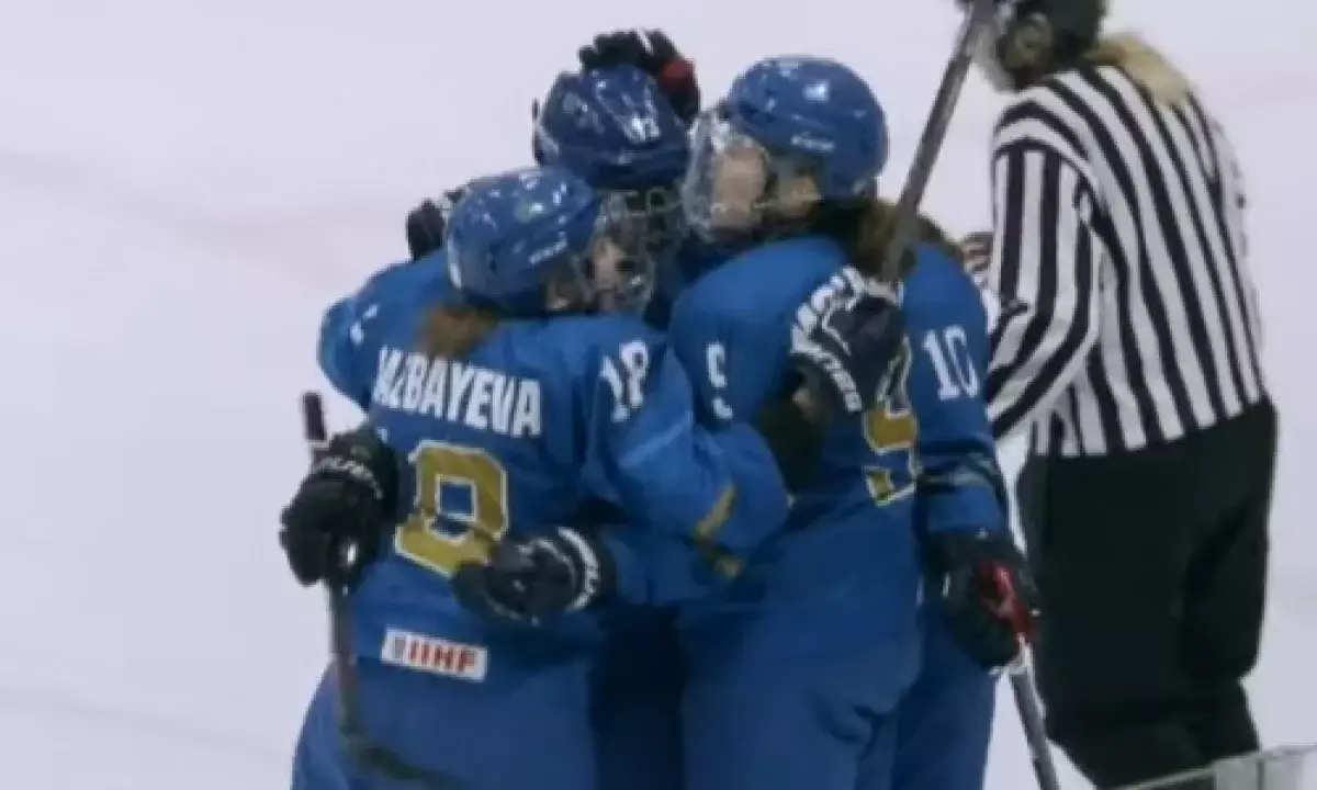 Женская сборная Казахстана по хоккею одержала четвертую победу подряд