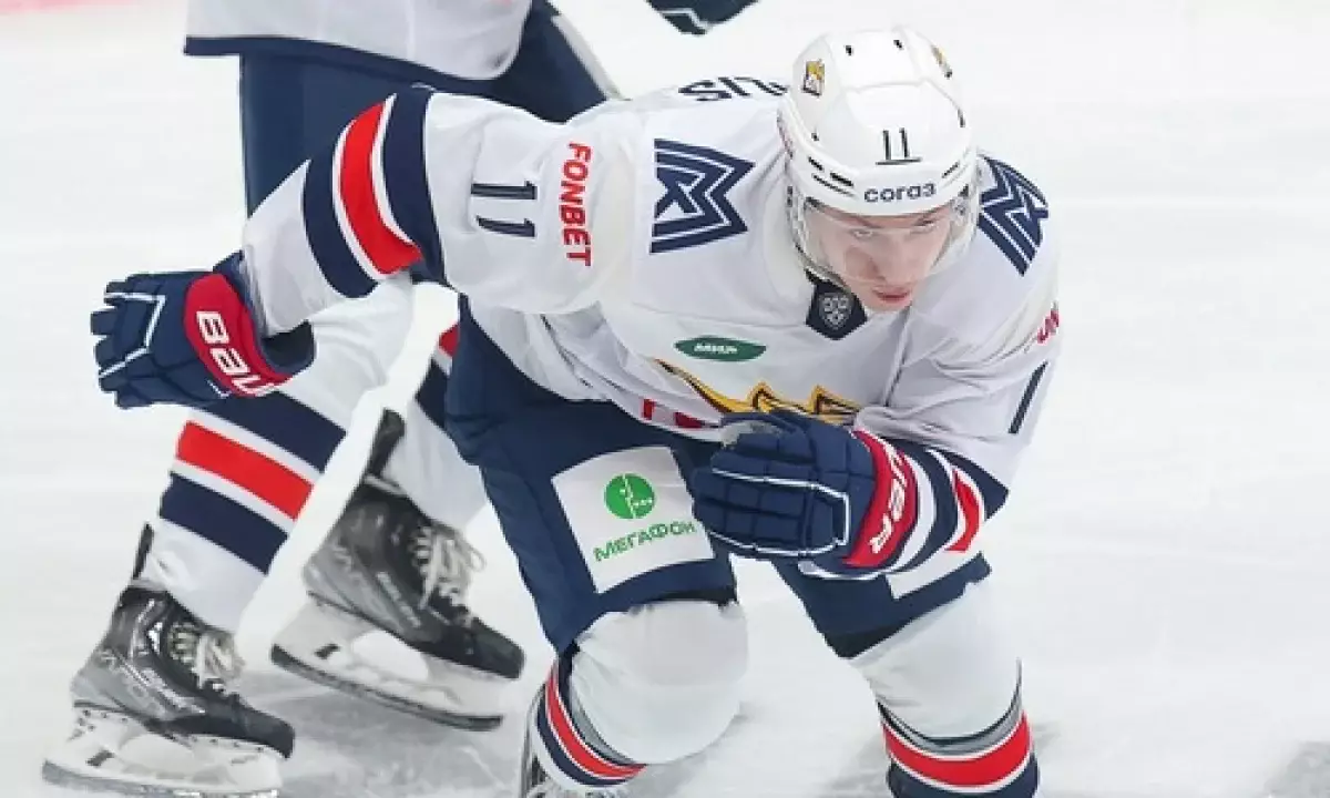Никита Михайлис порезал лицо арбитру в плей-офф КХЛ