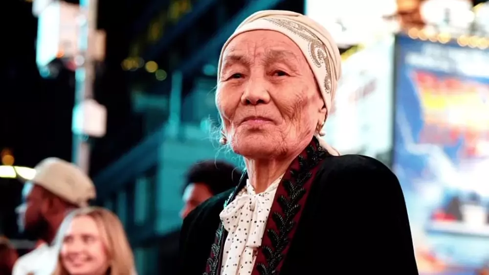 "Апашки из Семея мощные": пенсионерка в Нью-Йорке восхитила Казнет