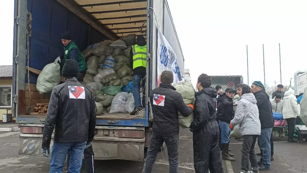 В Петропавловск прибывают фургоны с гуманитарным грузом