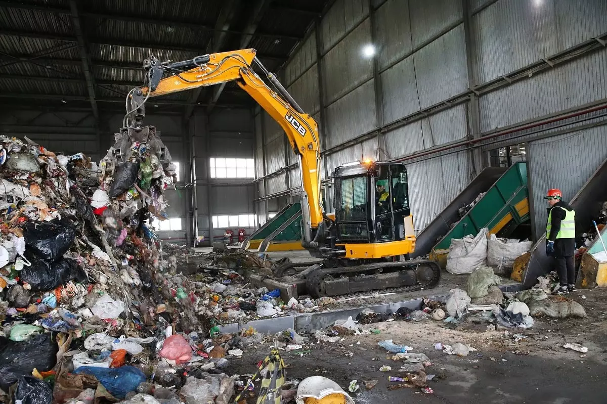 Алматинцам рассказали о важности сортировки бытового мусора