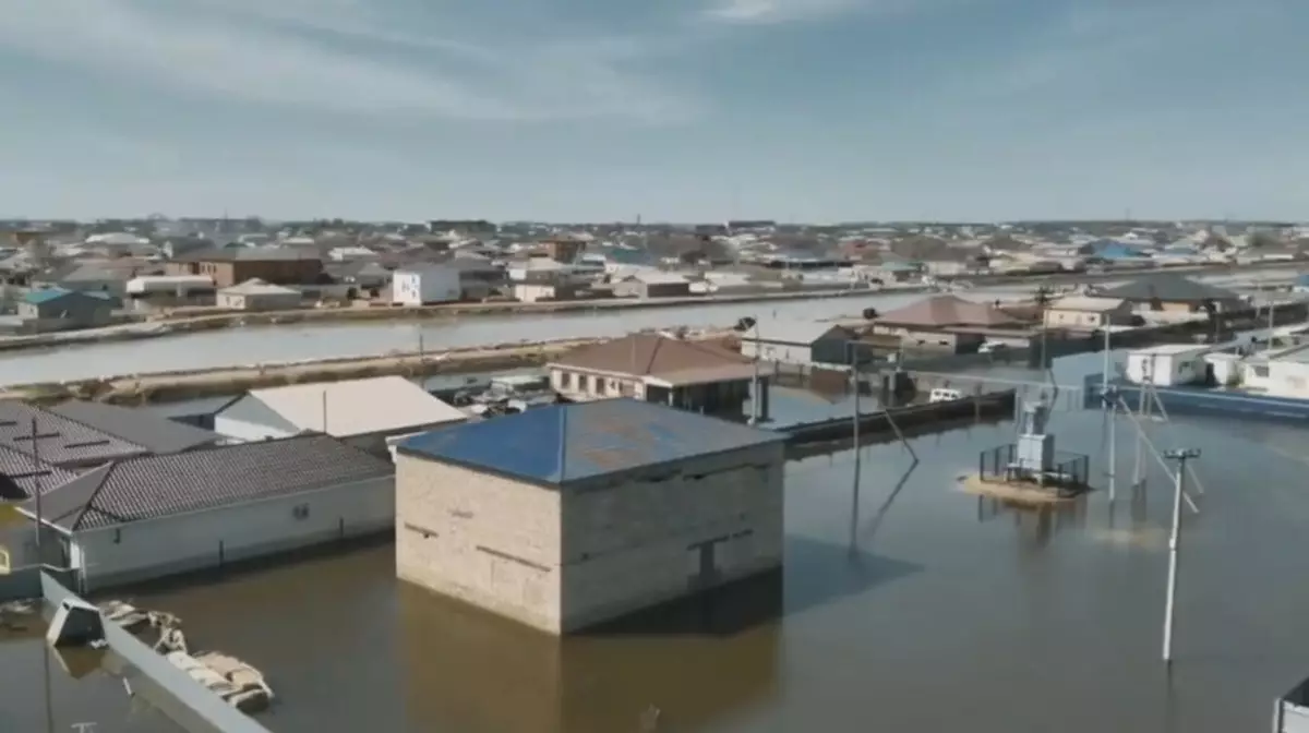 В Казахстане из зон затопления эвакуировано почти 100 тысяч человек