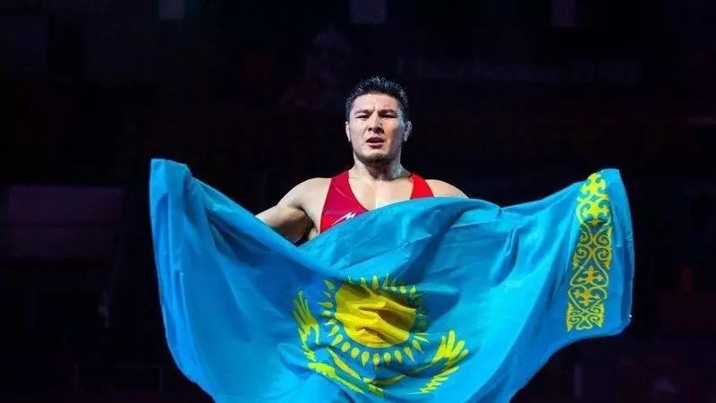Азамат Даулетбеков выиграл чемпионат Азии по вольной борьбе