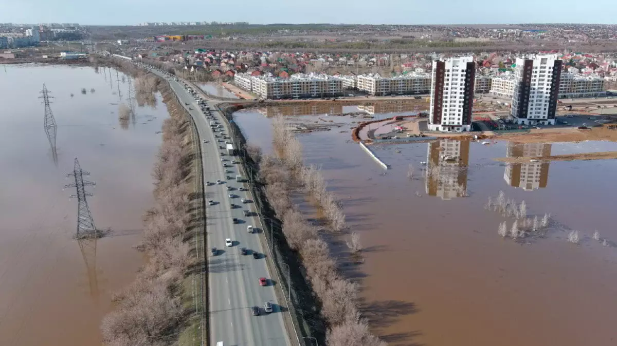 Уровень воды в Урале возле Оренбурга поднялся до рекордных значений
