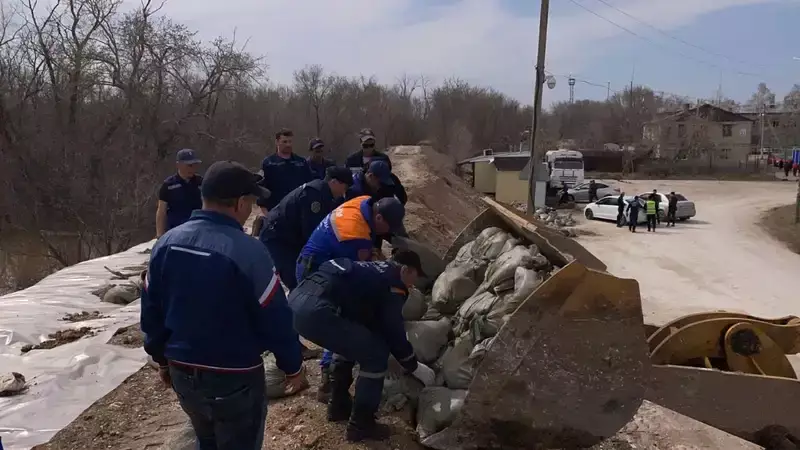 Паводки в Казахстане: из Туркестанской области в пострадавшие регионы отправлены дополнительные силы