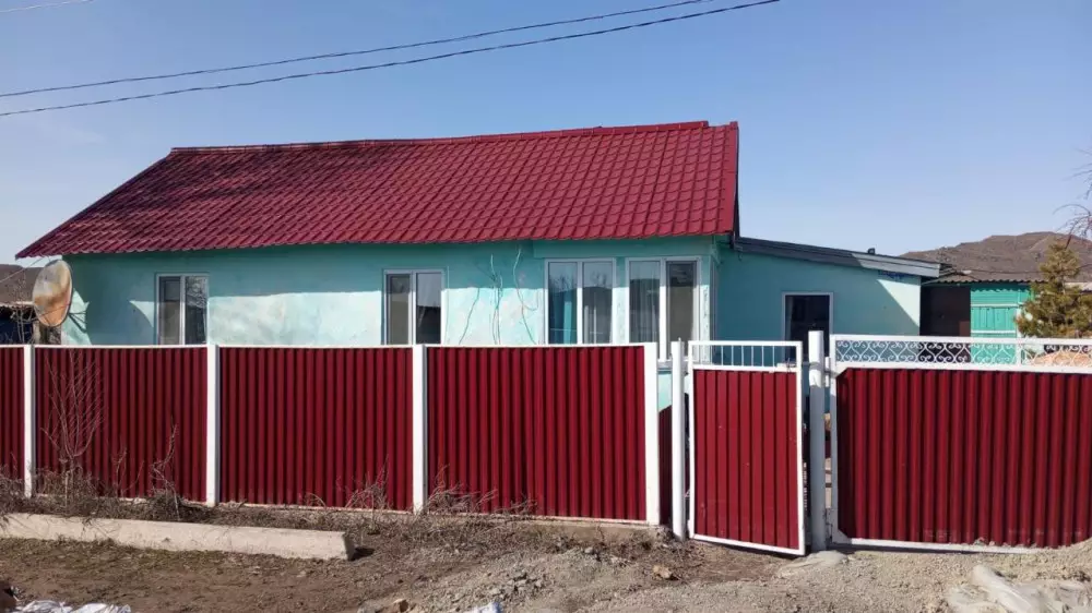 Жители одного из районов Карагандинской области получили дома и компенсации
