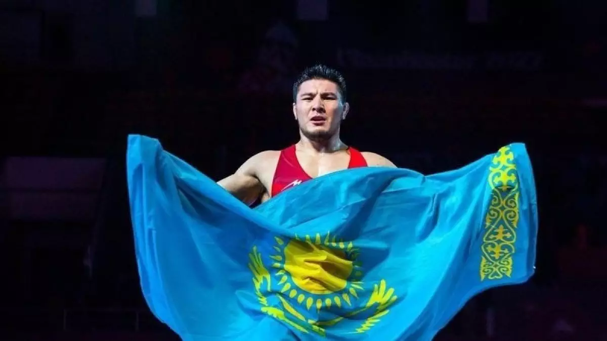 Азамат Даулетбеков стал трехкратным чемпионом Азии по вольной борьбе