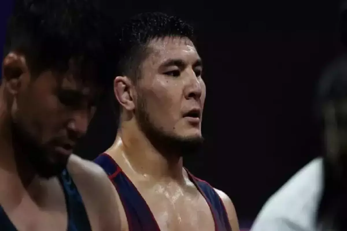 Казахстанец завоевал золото на чемпионате Азии по вольной борьбе
