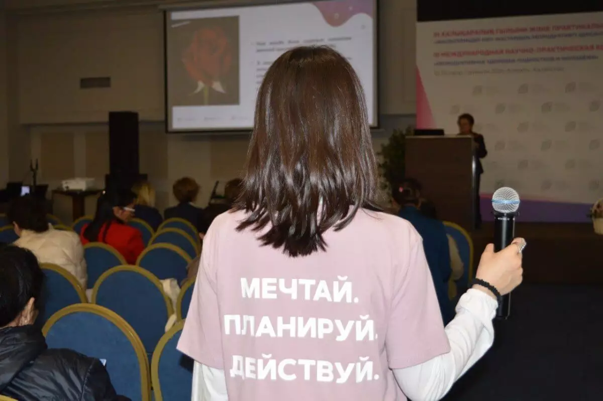 41% подростков в Казахстане рано начинают половую жизнь - исследование