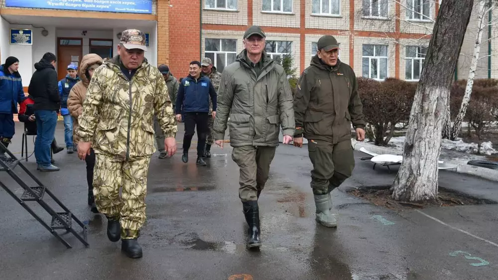 Скляр поручил принудительно выселять людей из затопленных микрорайонов в Петропавловске