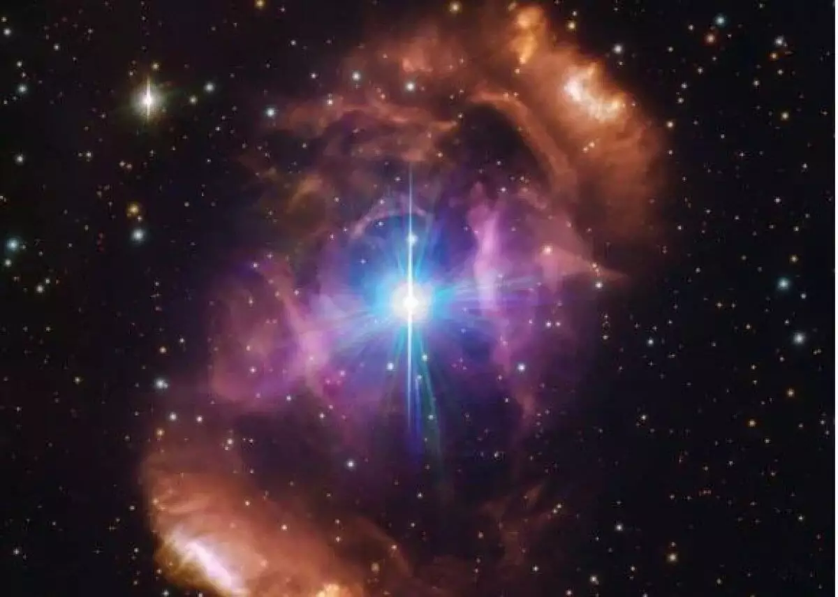Астрономы показали результат бурного слияния звезд