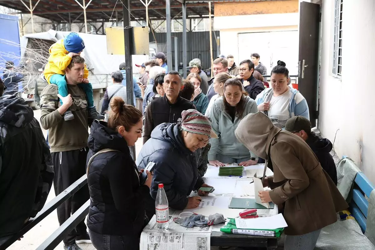 Алматинцы получили бесплатные саженцы по акции «Зеленый двор»
