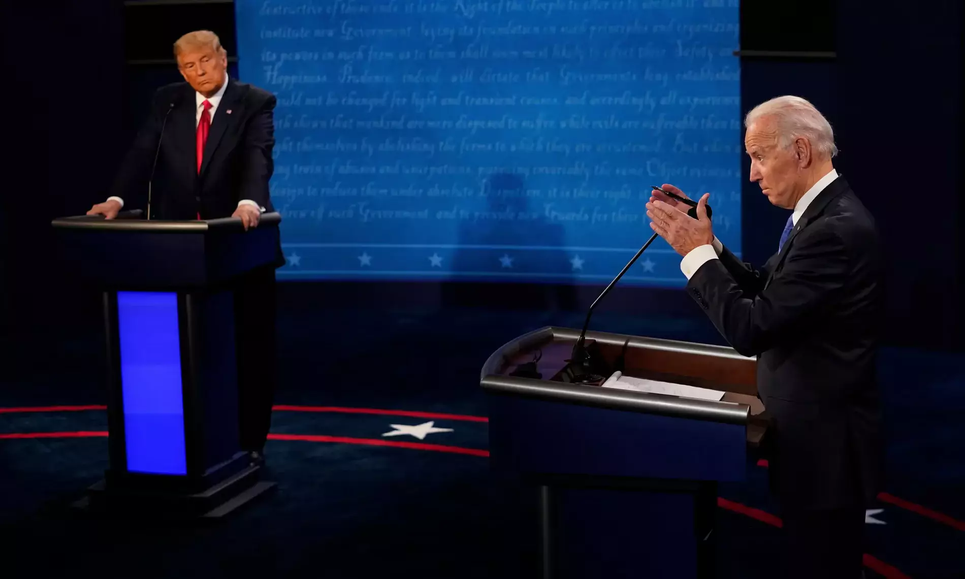 На предвыборных дебатах Байдена и Трампа настаивают телеканалы США, но они против