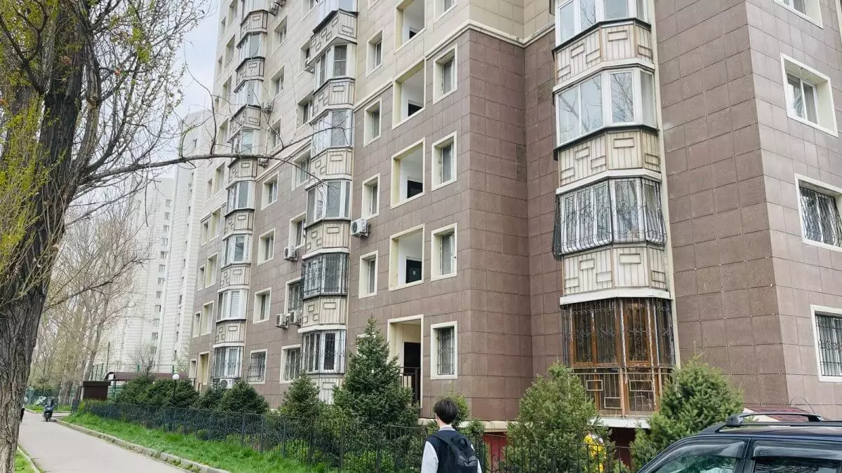 Полиция задержала курьера, подозреваемого в педофилии, в одном из ЖК Алматы