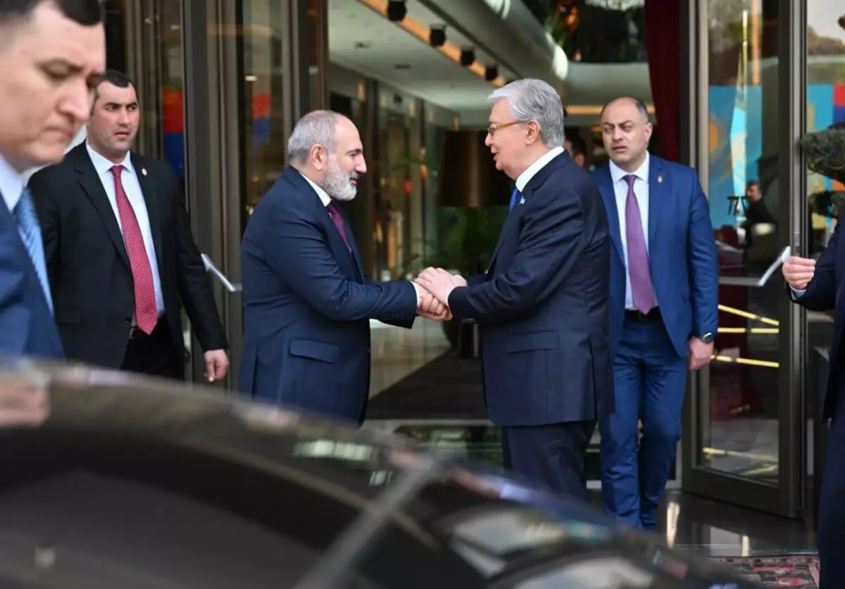 Токаев призвал к урегулированию отношений между Арменией и Азербайджаном