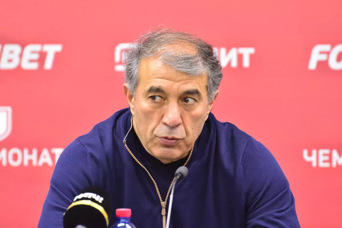 Рахимов предложил подраться тренеру «Крыльев Советов» в перерыве матча РПЛ