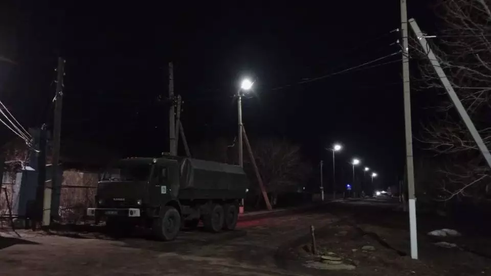 Военнослужащие обеспечили электроэнергией соцобъекты в Акмолинской области