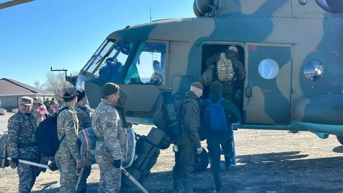 Военные пришли на помощь жителям Актюбинской области