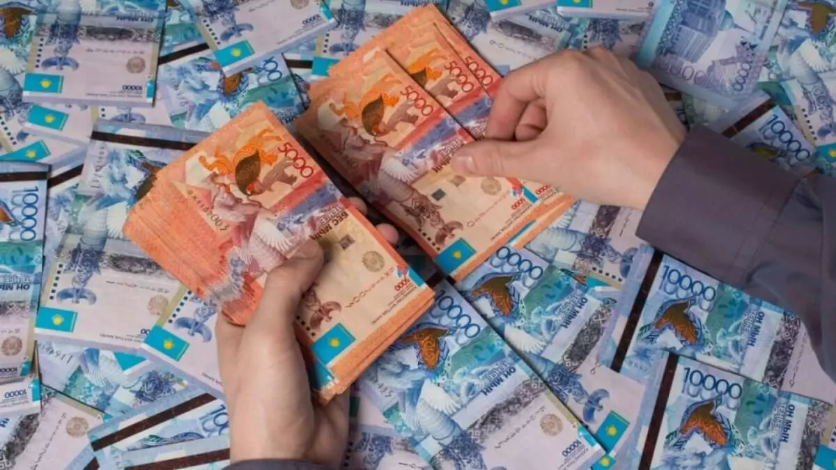 Сколько денег казахстанец может получить от государства при потере работы