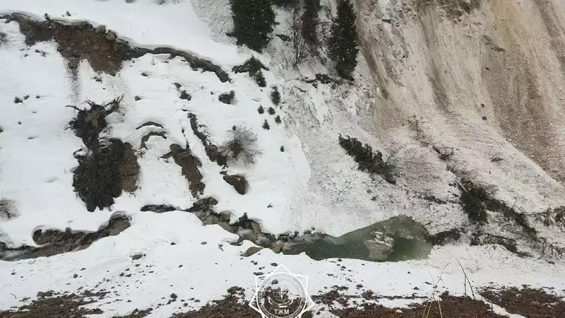 В Алматы в районе Альплагеря сошли лавины
