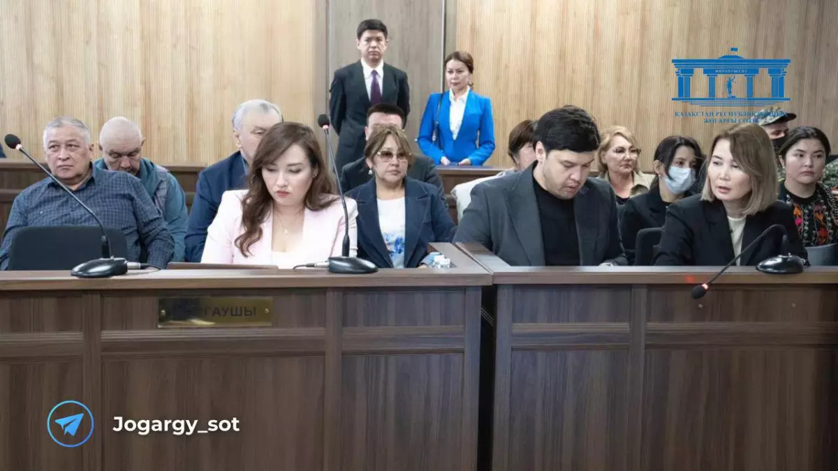 Родственники Нукеновой покинули зал судебного заседания