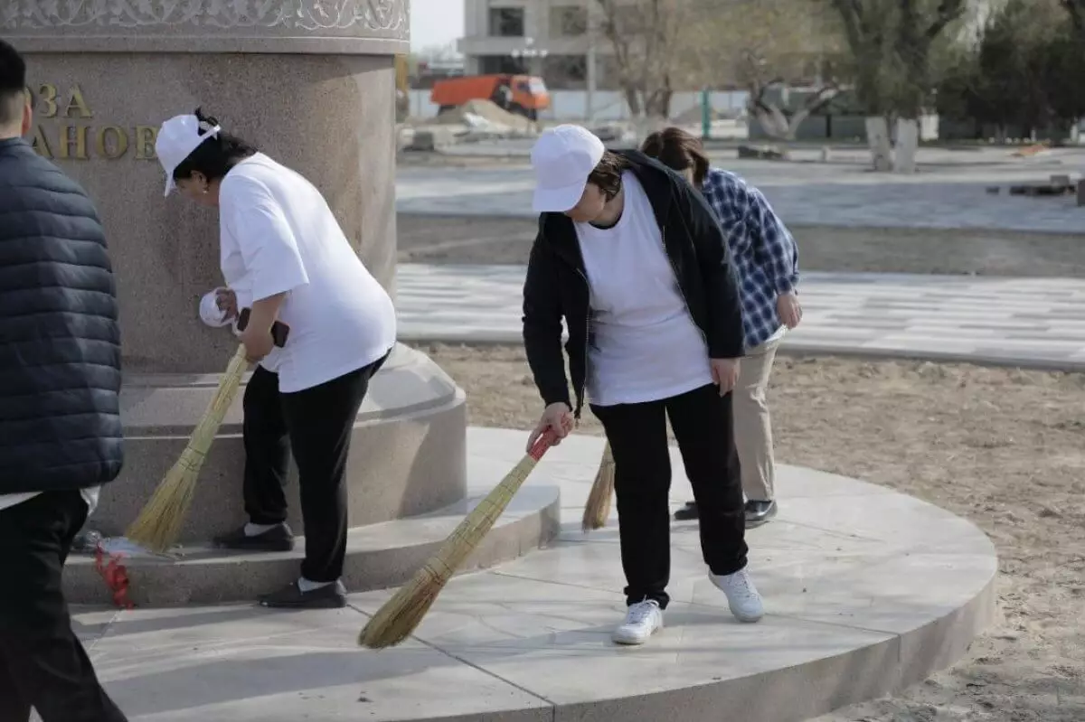 «Таза Қазақстан - таза аймақ»: кызылординцы очистили от мусора древние городища