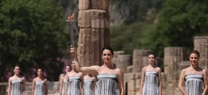 Огонь летних олимпийских игр - 2024 зажгли в Древней Олимпии