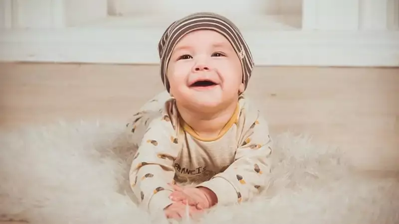 Смех младенцев не всегда связан со счастьем – исследование