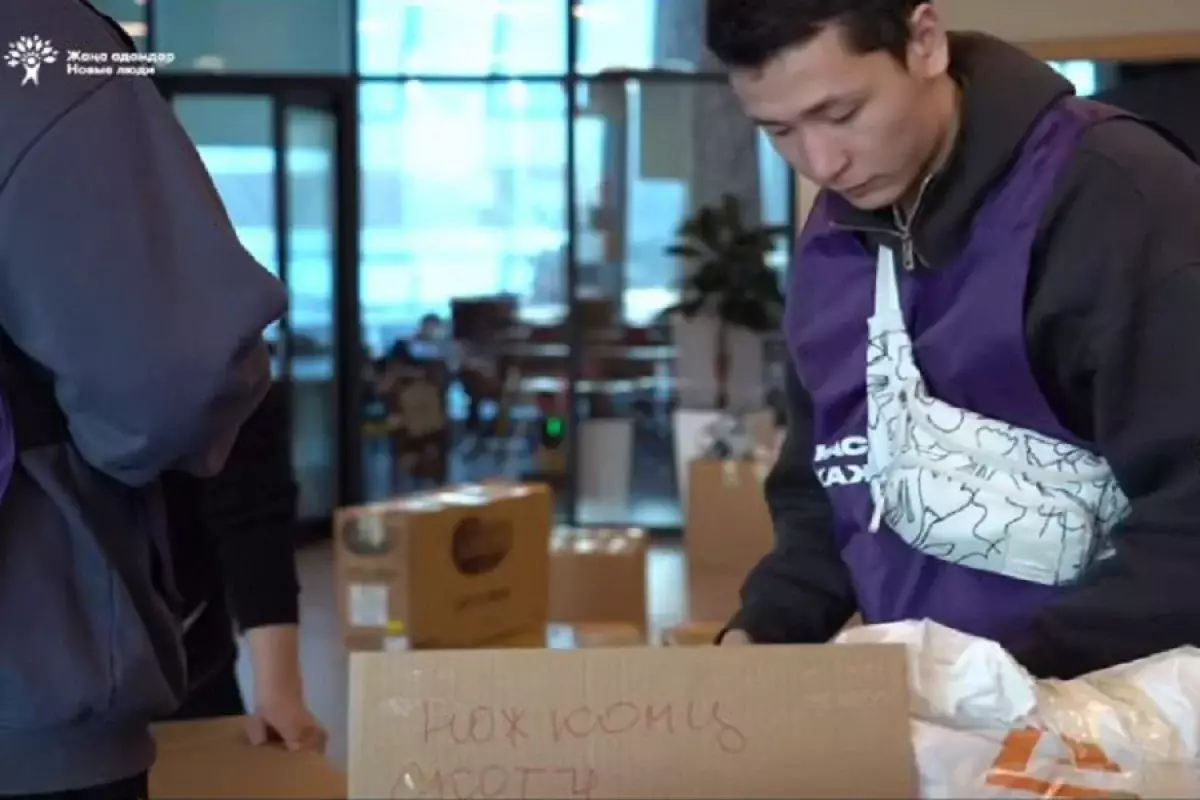 «Жаңа Адамдар» отправили гуманитарную помощи пострадавшим от паводков жителям Уральска