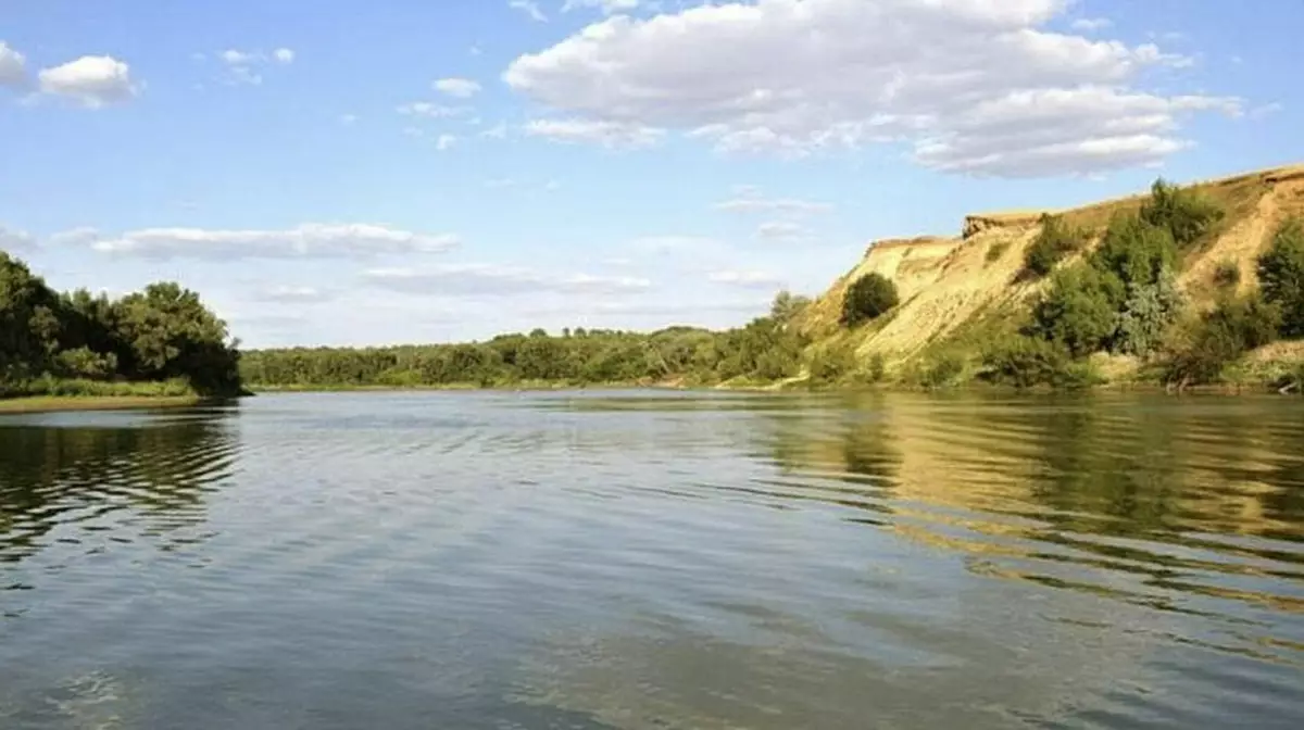 100 км защитных дамб построили вдоль реки Жайык в Западном Казахстане